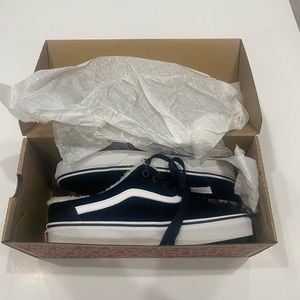 VANS Ward Mule Suede Sherpa Women's Size 8 Brand New in box